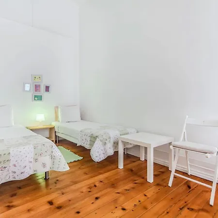 Boulevard Apartment *