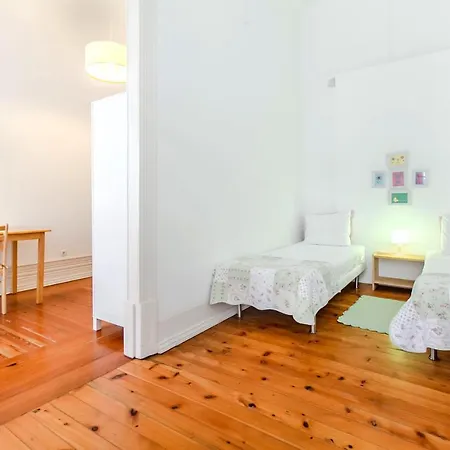 Boulevard Apartment *