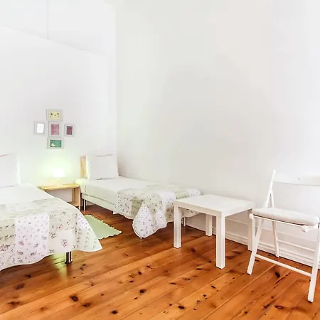 Boulevard, Apartment